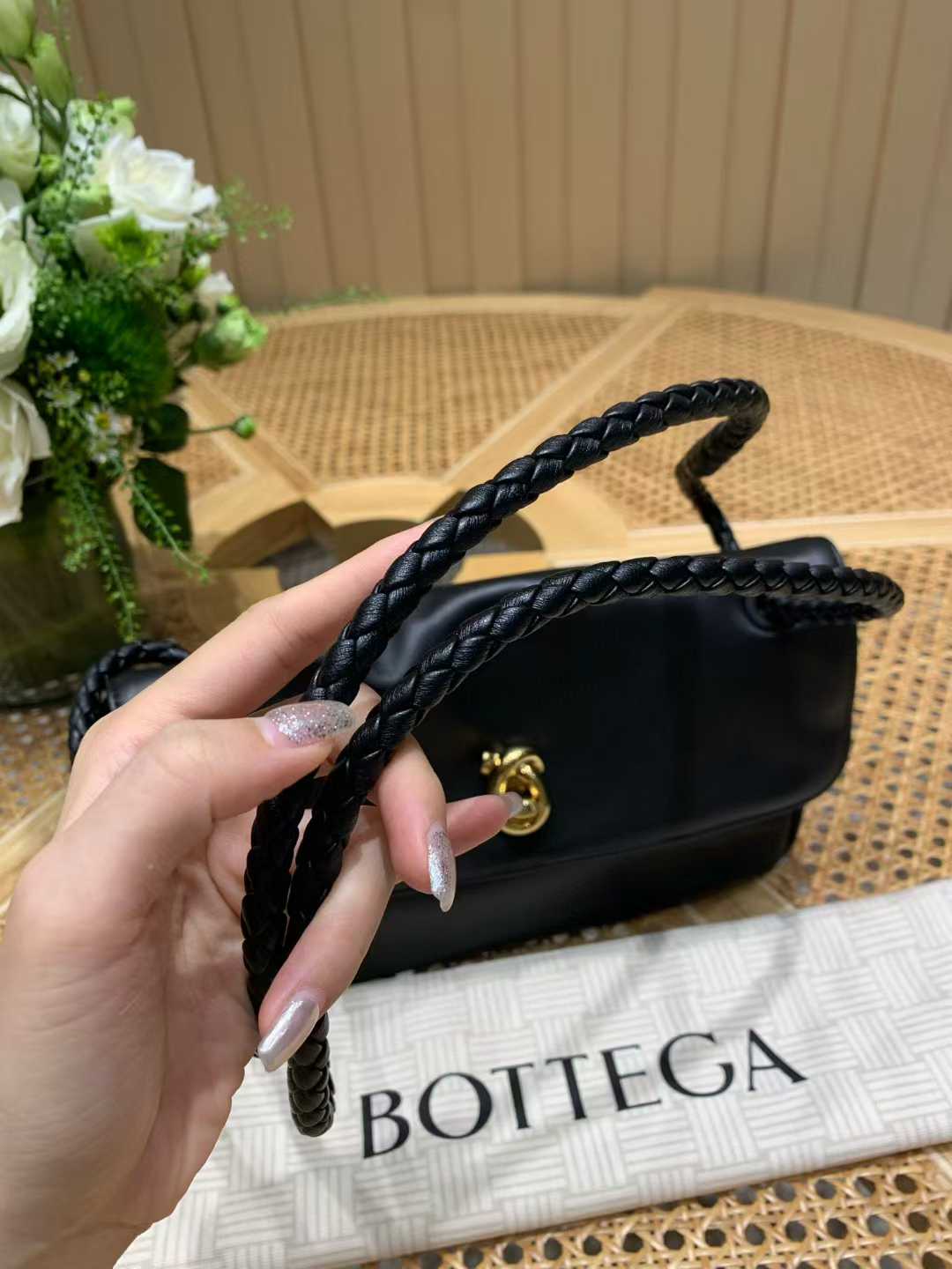 Bottega Veneta Madison view 31