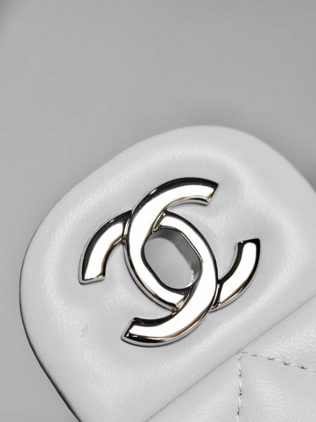 Chanel Flap Bag view 3
