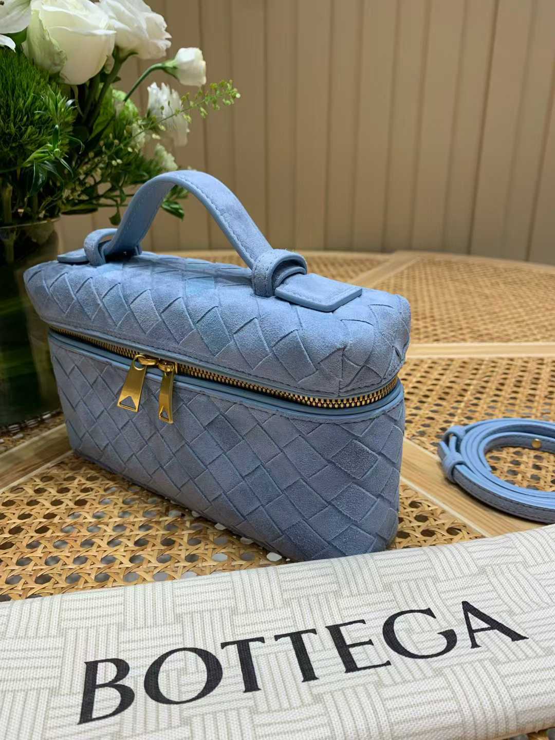 Bottega Veneta Bang Bang Vanity view 3