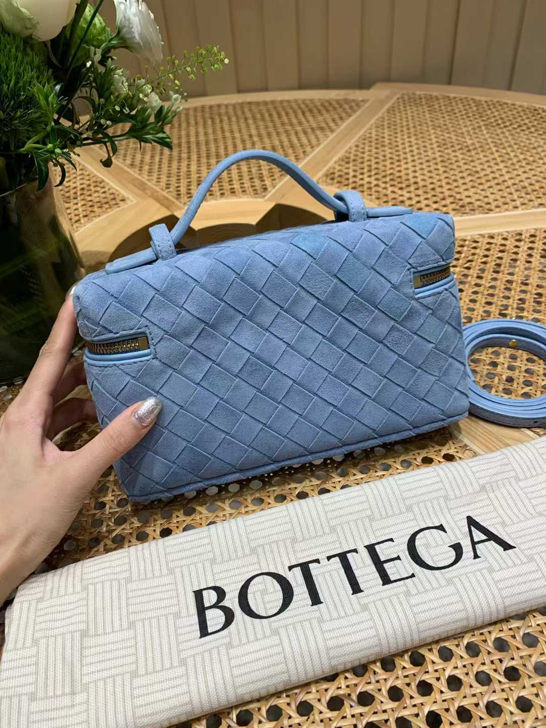 Bottega Veneta Bang Bang Vanity view 4