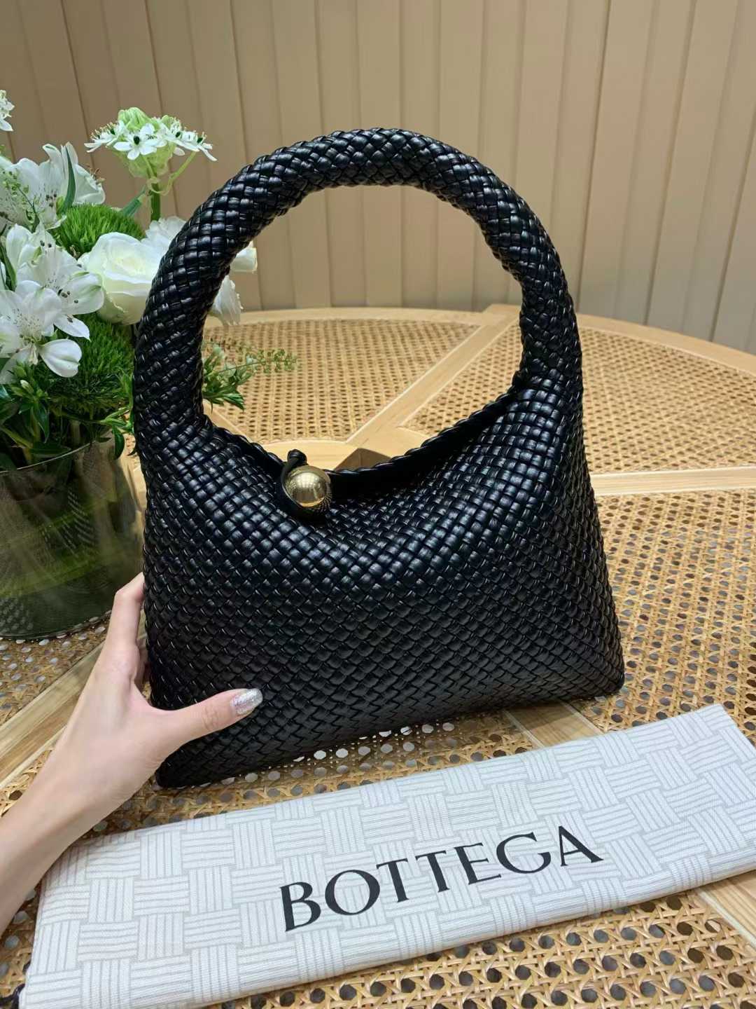 Bottega Veneta Tosca Baci view 1