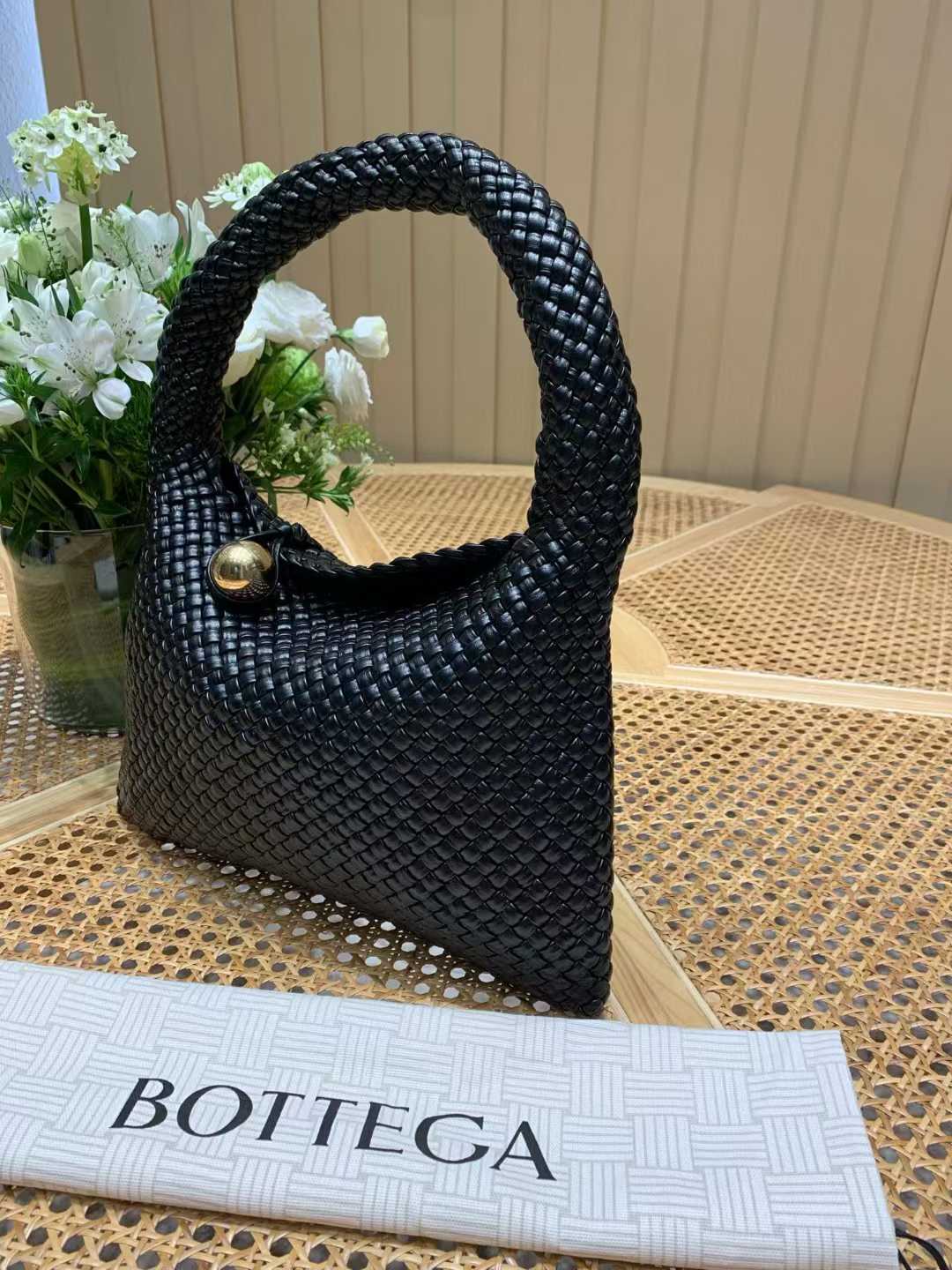 Bottega Veneta Tosca Baci view 3