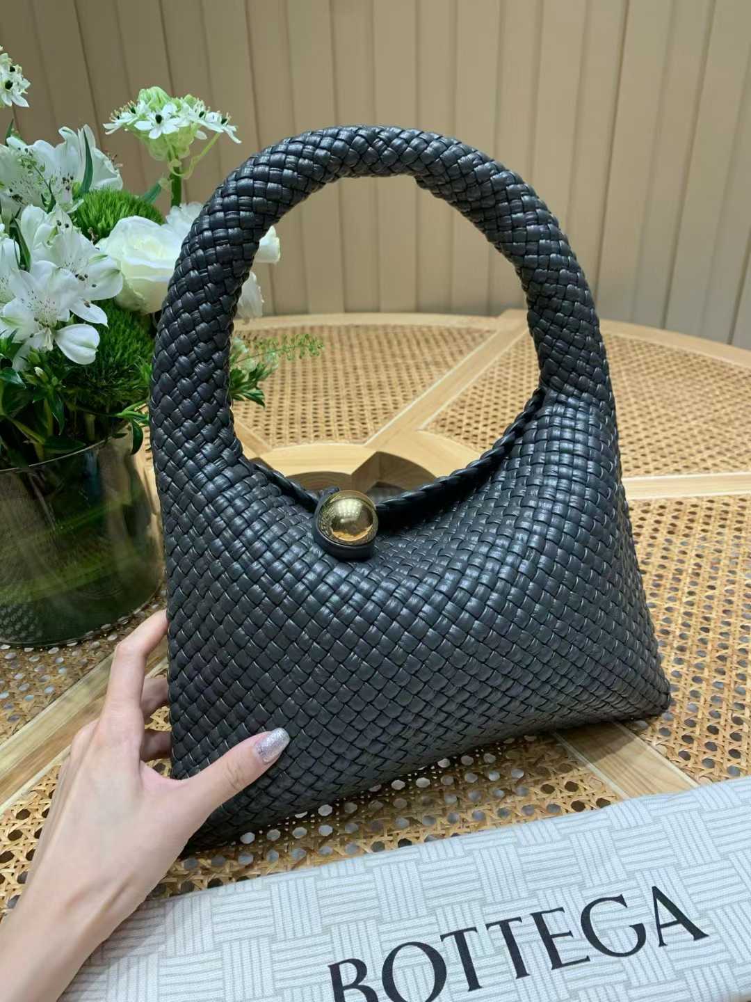 Bottega Veneta Tosca Baci view 1