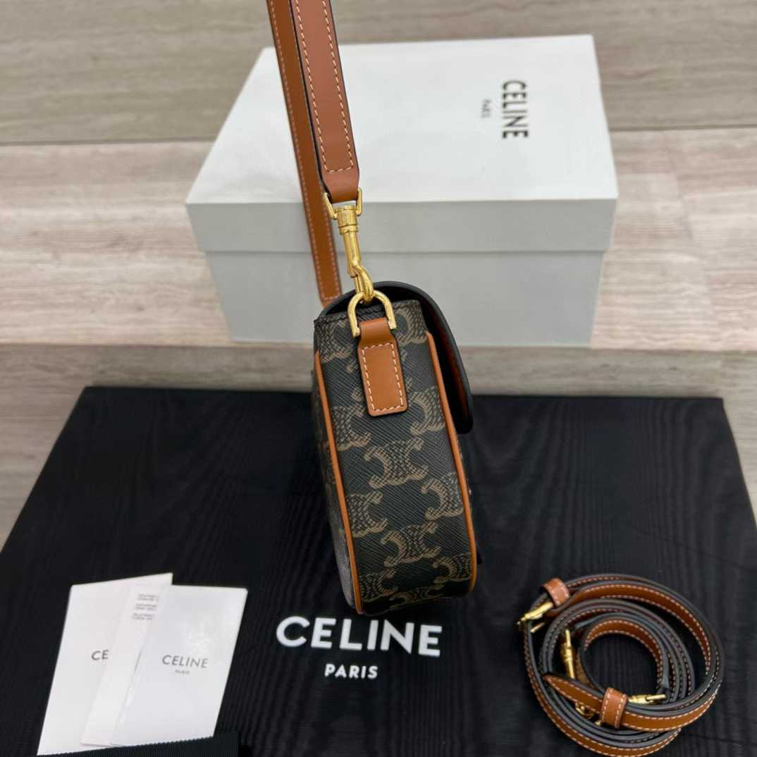 Celine FOLCO SHOULDER BAG IN Triomphe Canvas and Calfskin view 3