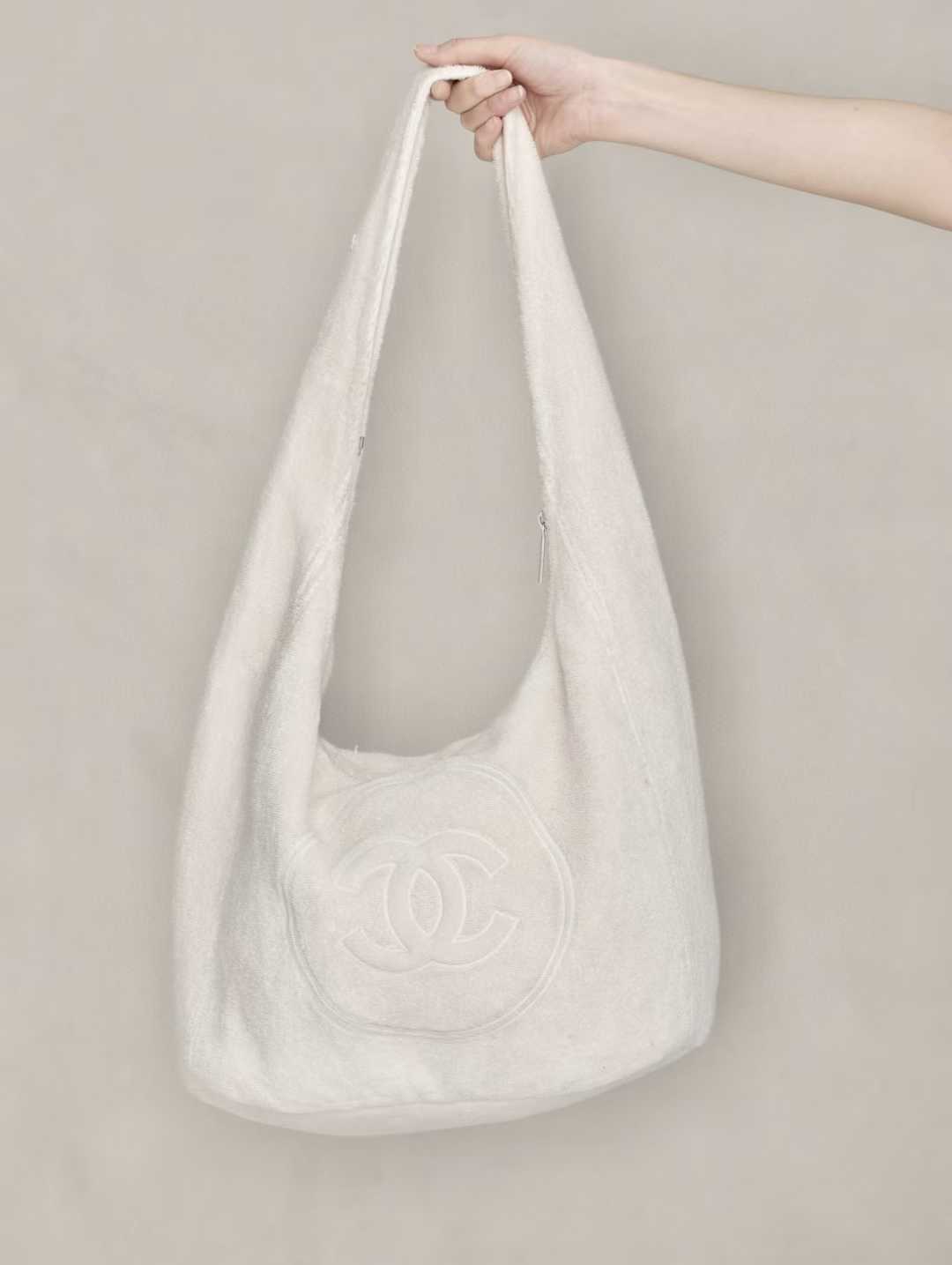 Chanel 25m Coco Baech Bag view 1