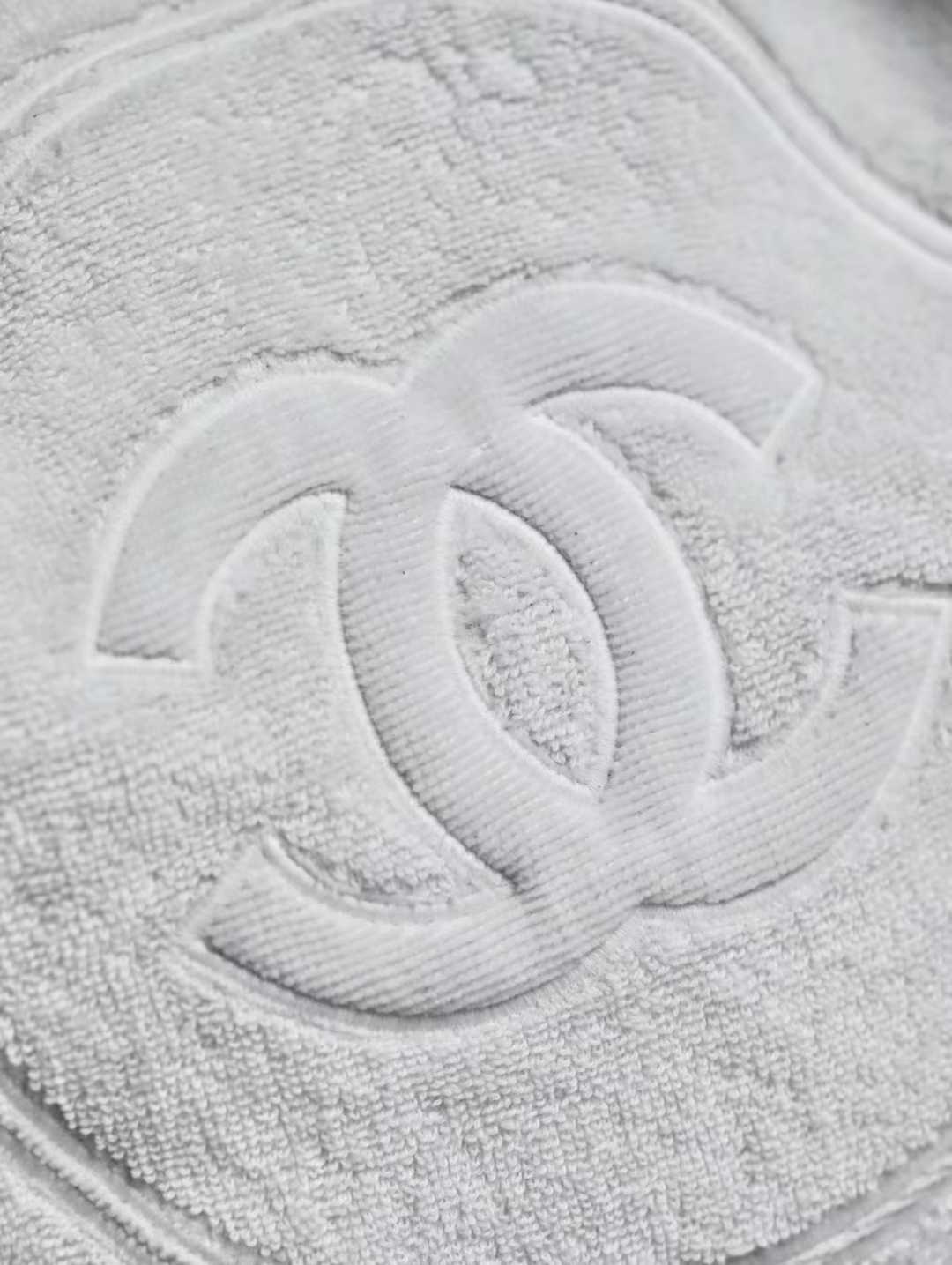Chanel 25m Coco Baech Bag view 4