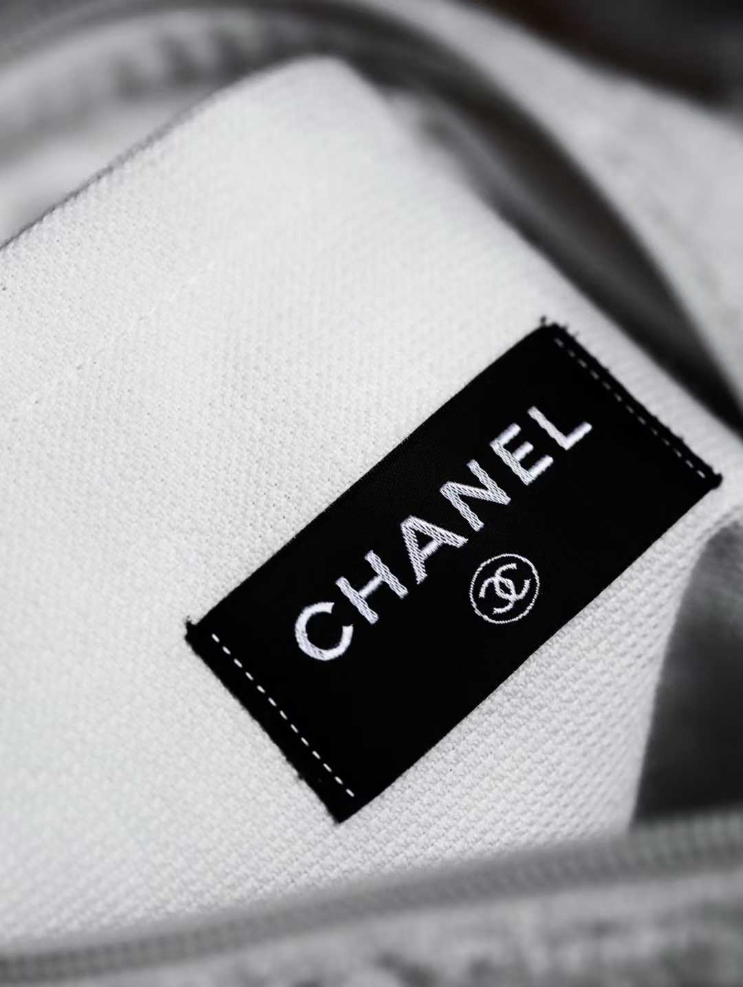 Chanel 25m Coco Baech Bag view 6