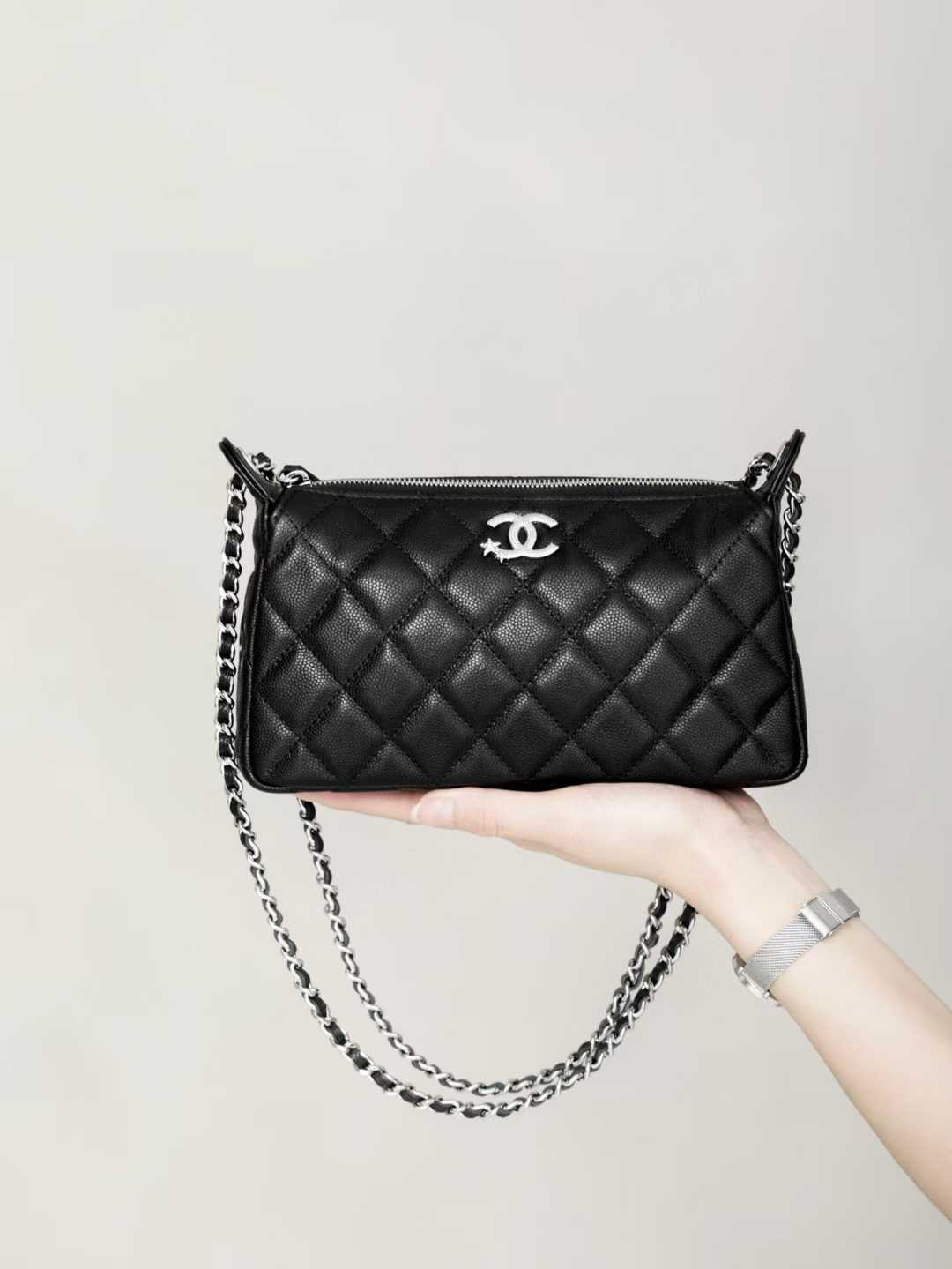Chanel 25B Clutch with chain view 1