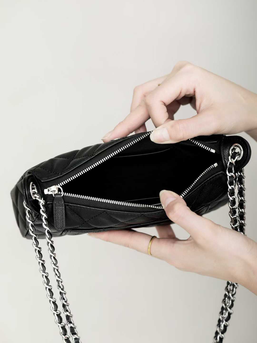 Chanel 25B Clutch with chain view 3