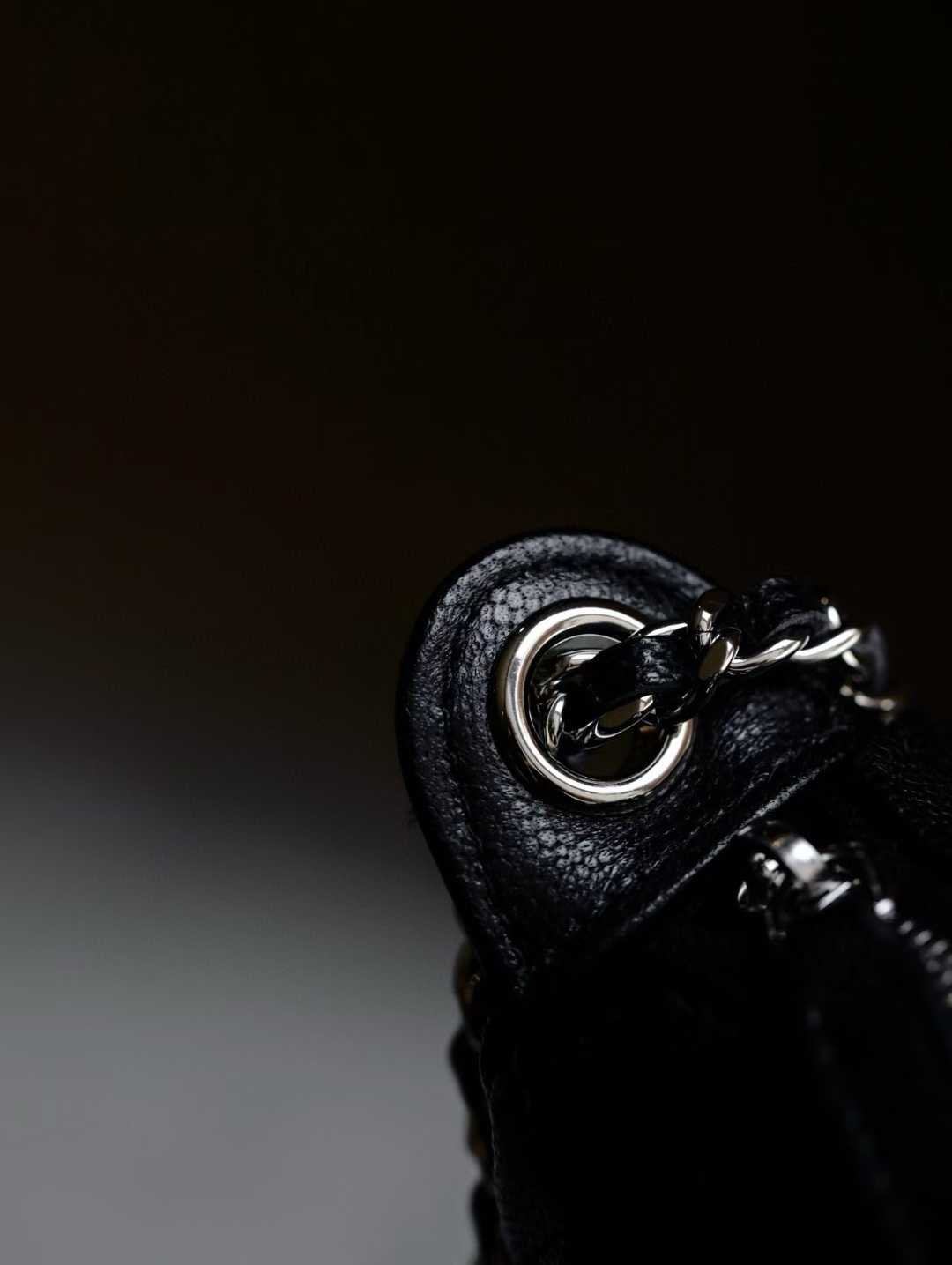 Chanel 25B Clutch with chain view 8