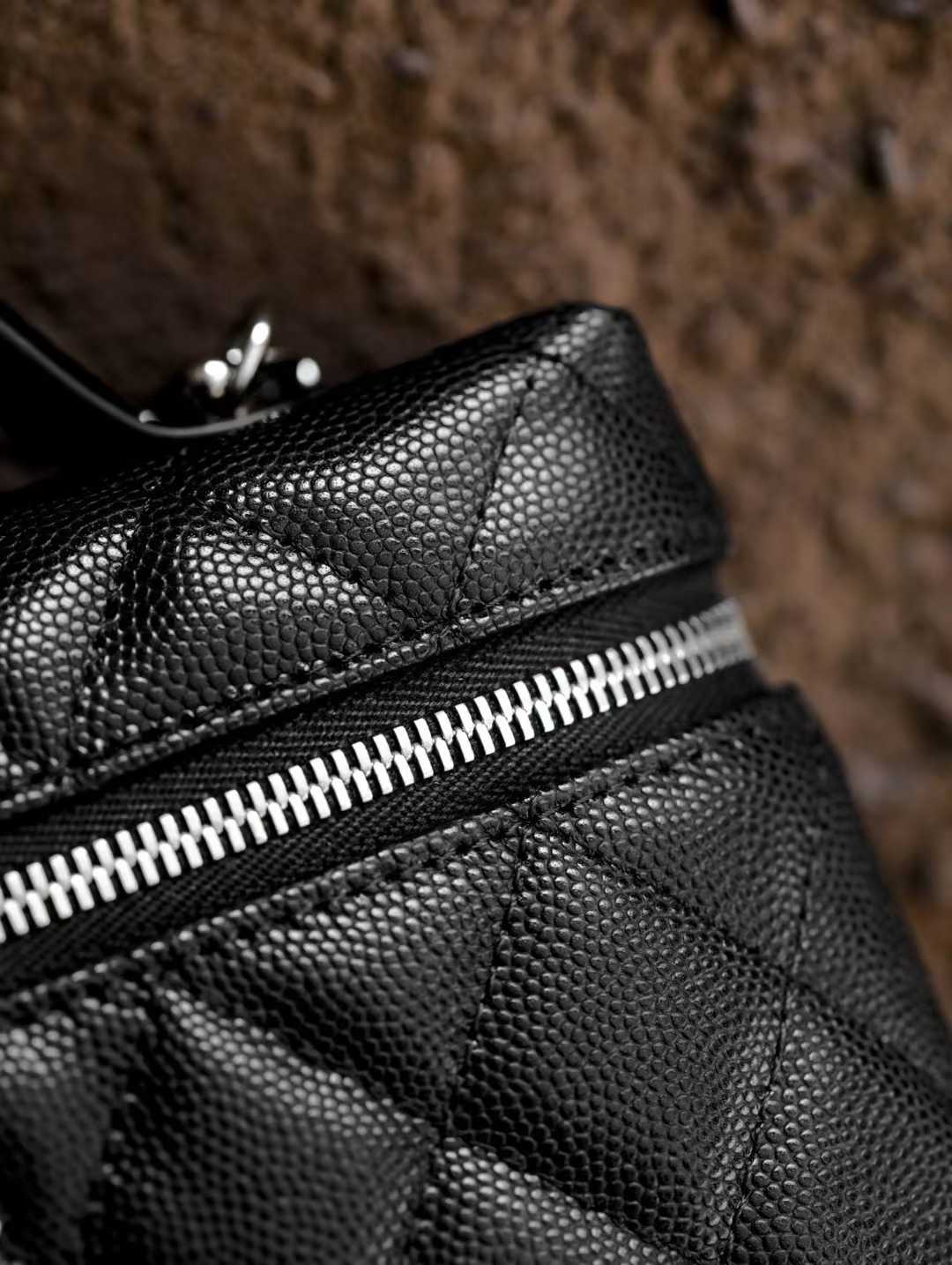 Chanel 25B Clutch with chain view 5