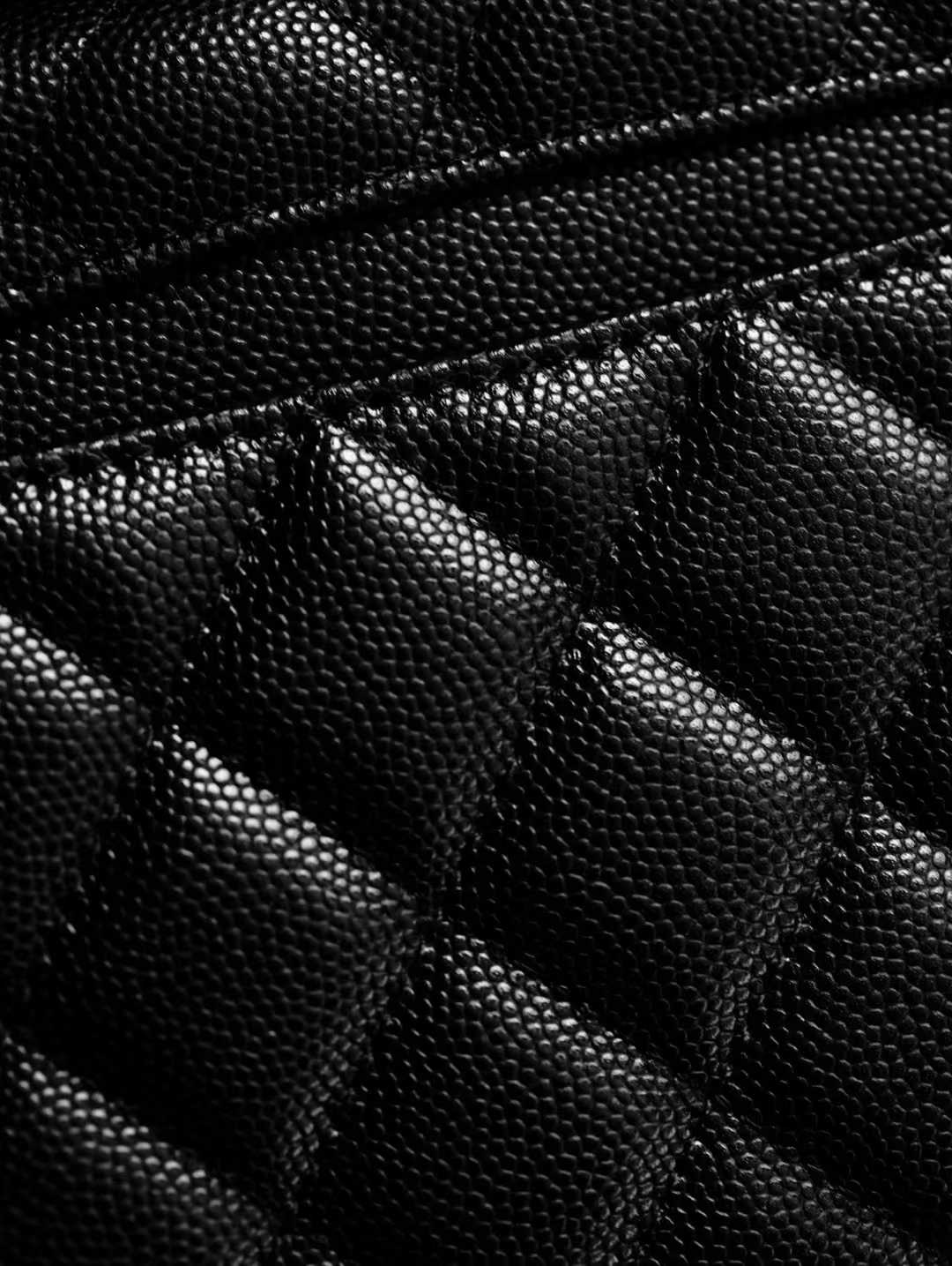 Chanel 25B Clutch with chain view 6