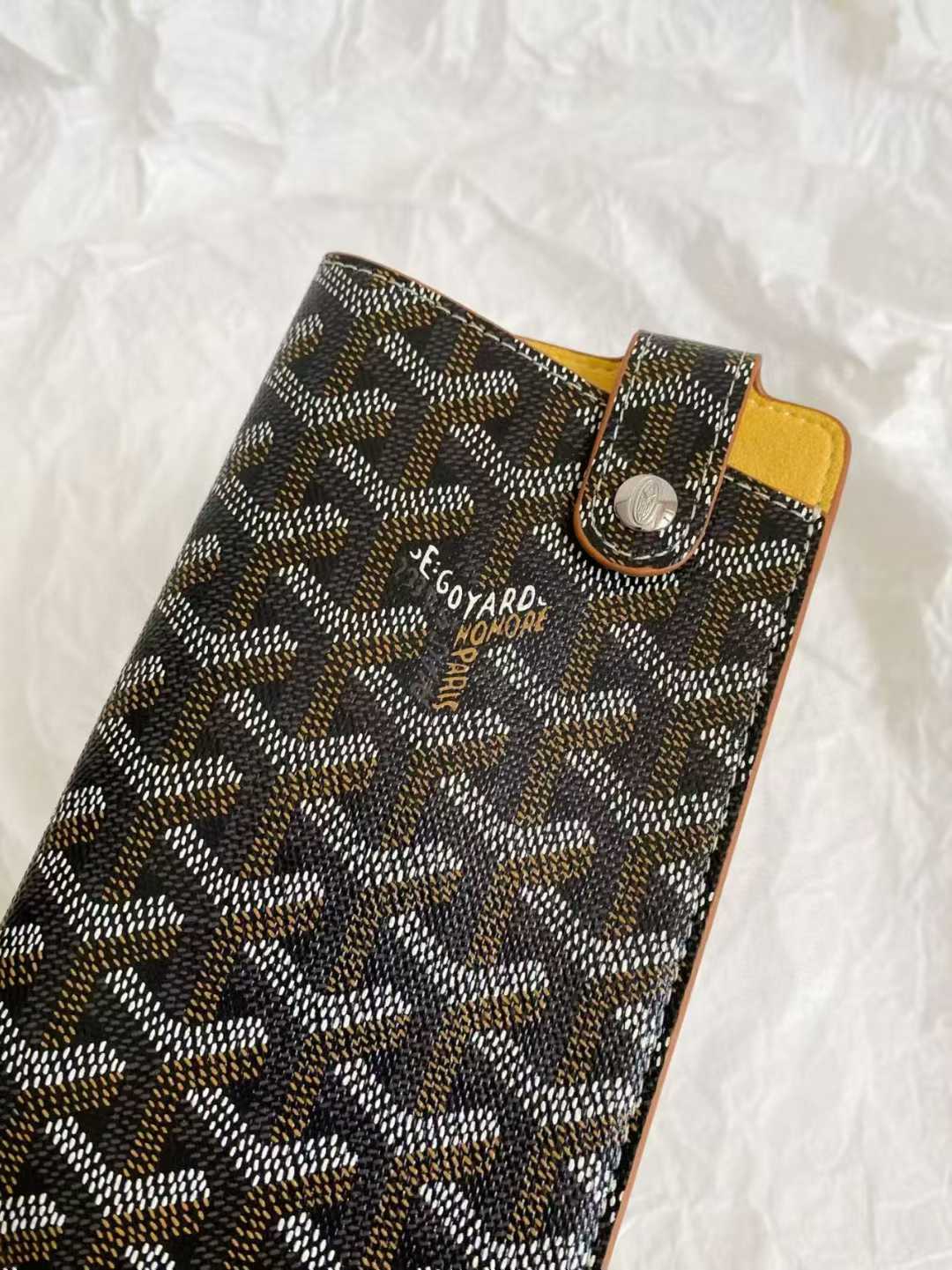 Goyard Mobile bag view 12