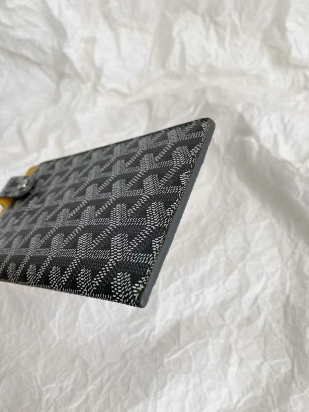 Goyard Mobile bag view 18