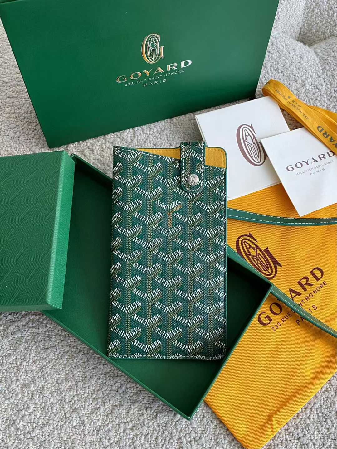 Goyard Mobile bag view 23