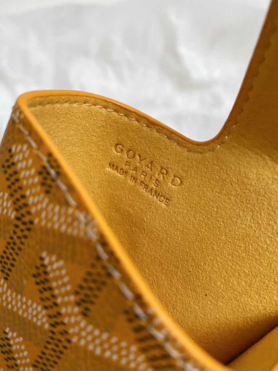 Goyard Mobile bag view 32