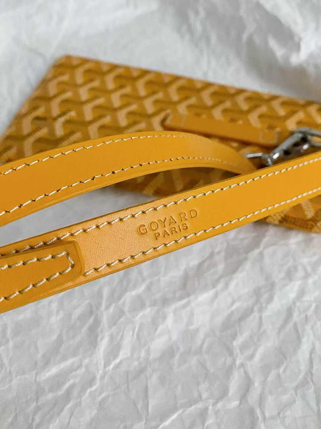 Goyard Mobile bag view 33