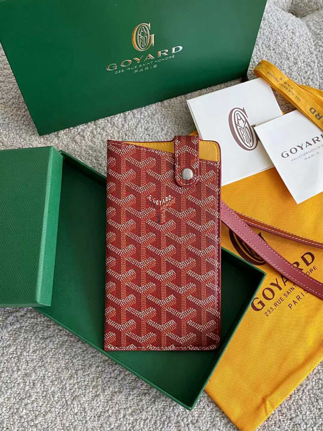 Goyard Mobile bag view 34