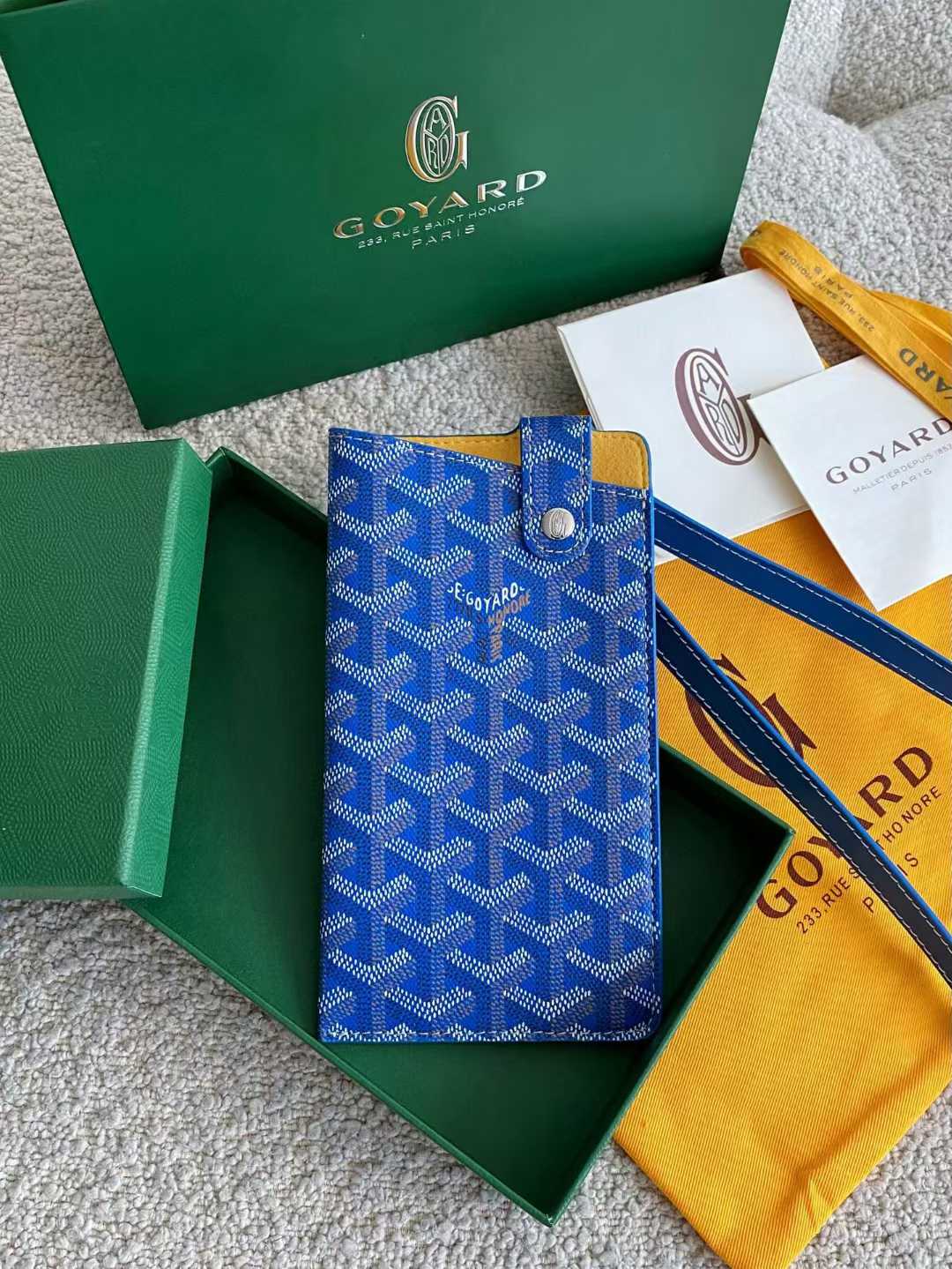 Goyard Mobile bag view 40