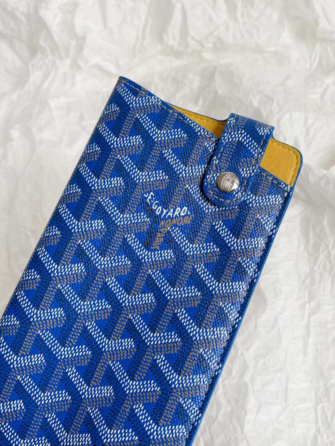 Goyard Mobile bag view 42