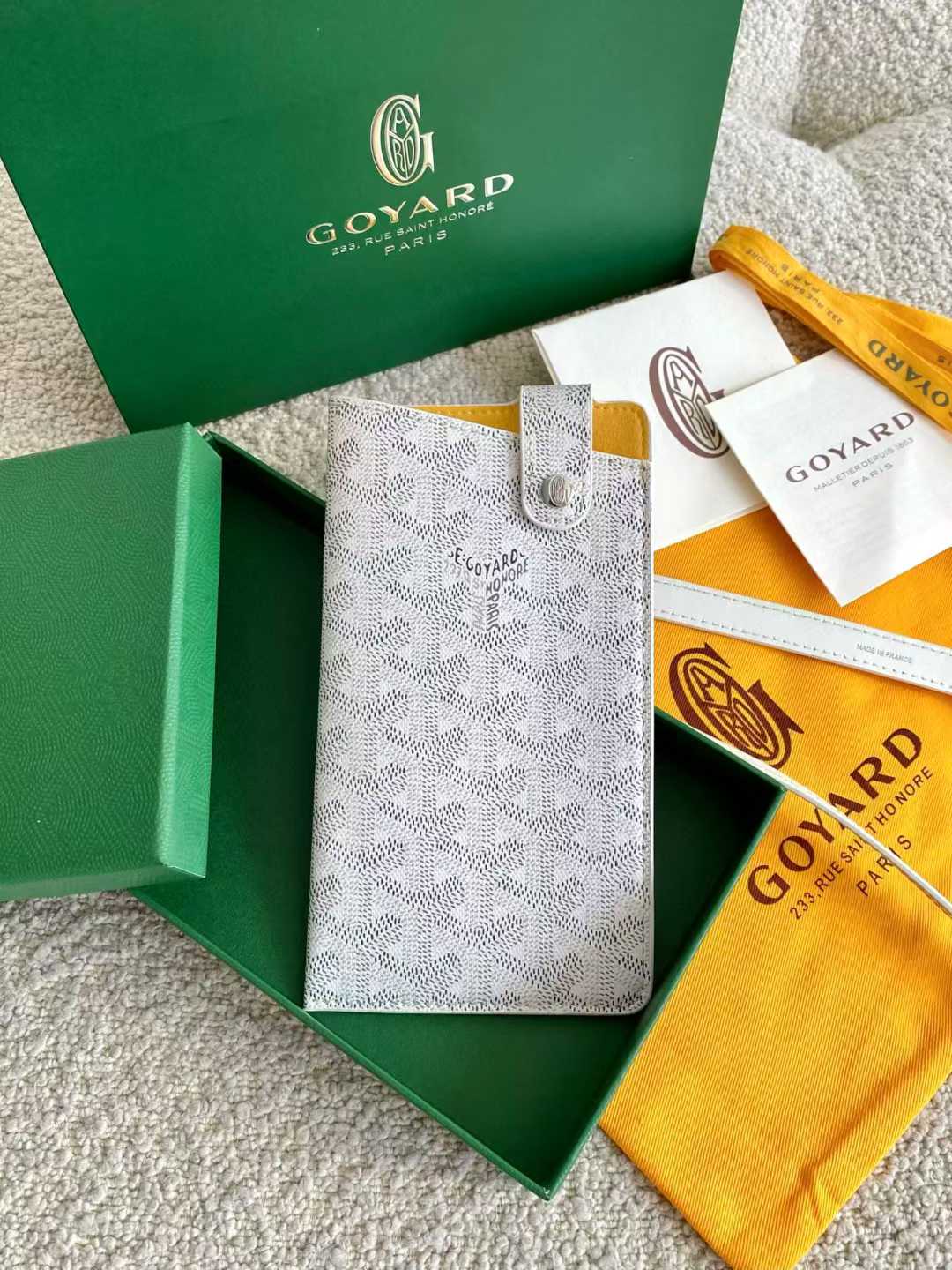Goyard Mobile bag view 46