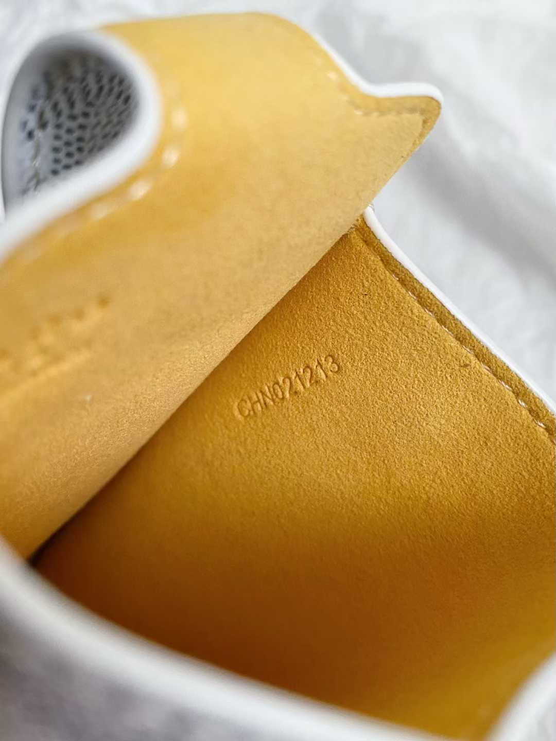 Goyard Mobile bag view 49