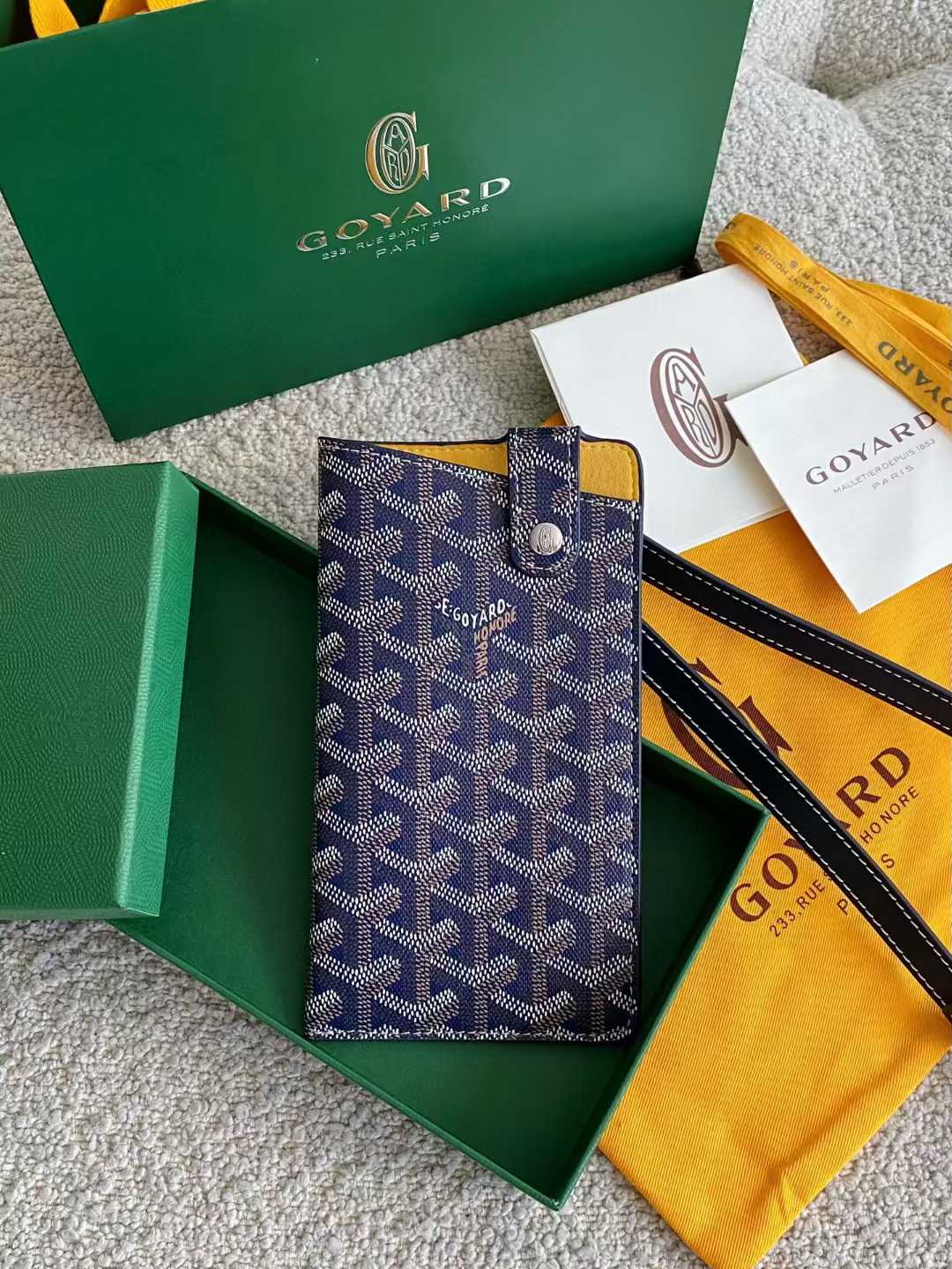 Goyard Mobile bag view 51