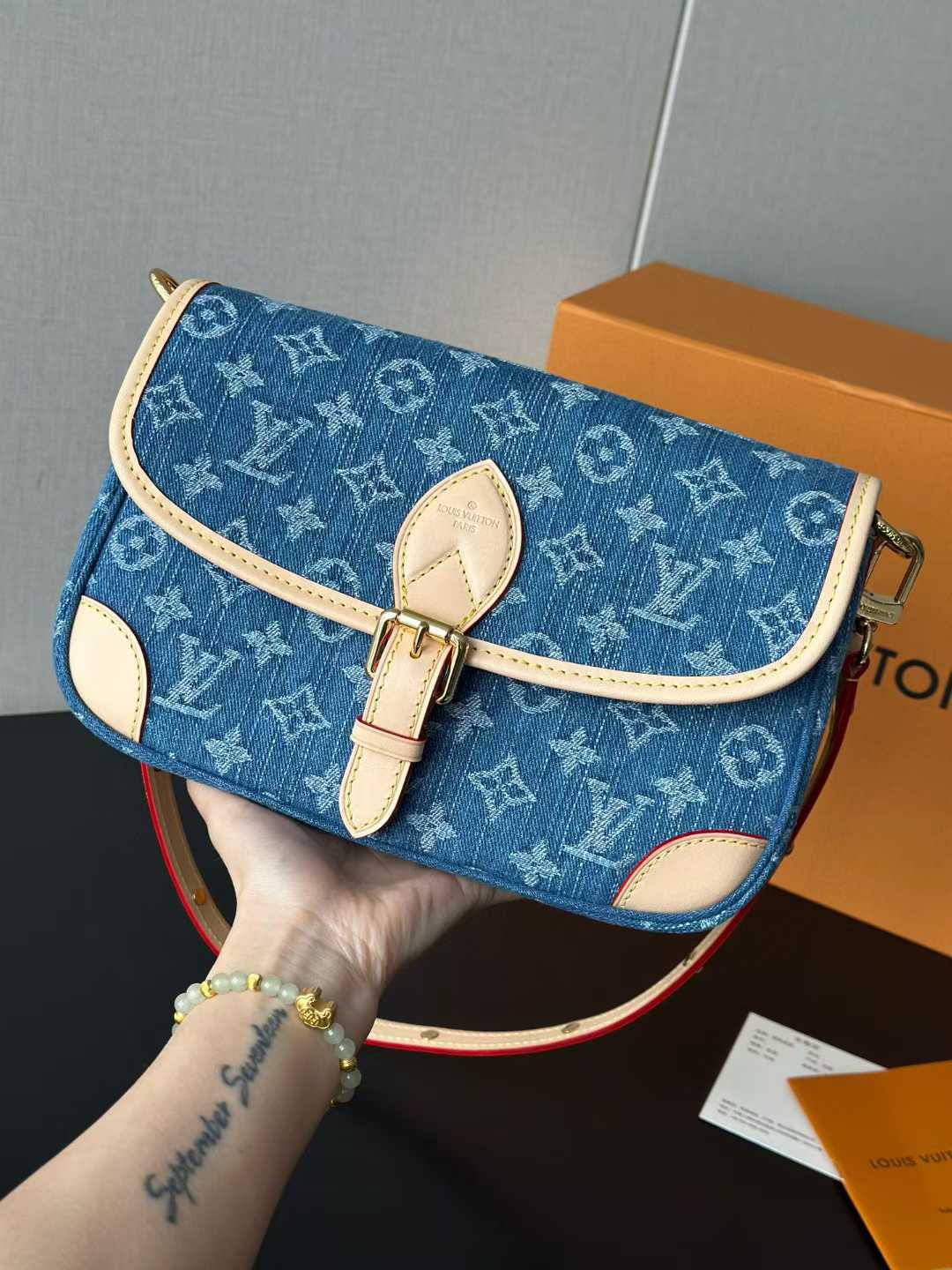 Louis Vuitton Diane Bag M13070 view 2