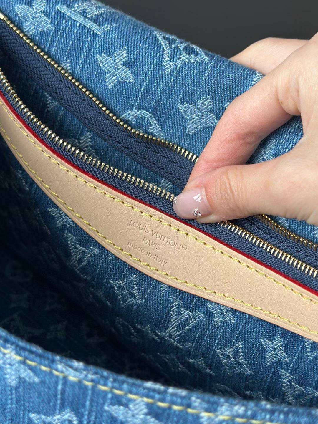Louis Vuitton Diane Bag M13070 view 6