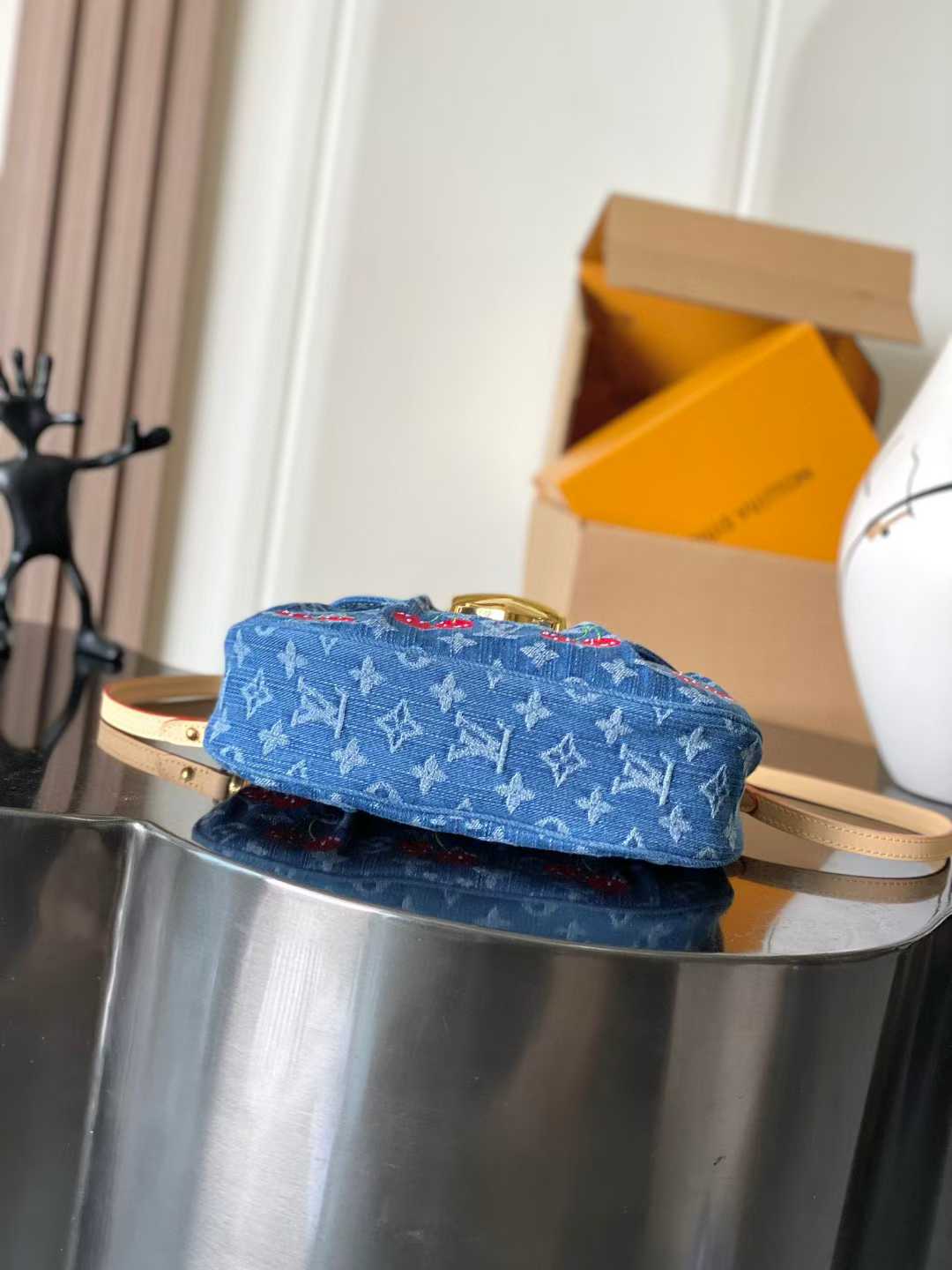 Louis Vuitton X Tm Sunset Bag M13680 view 4