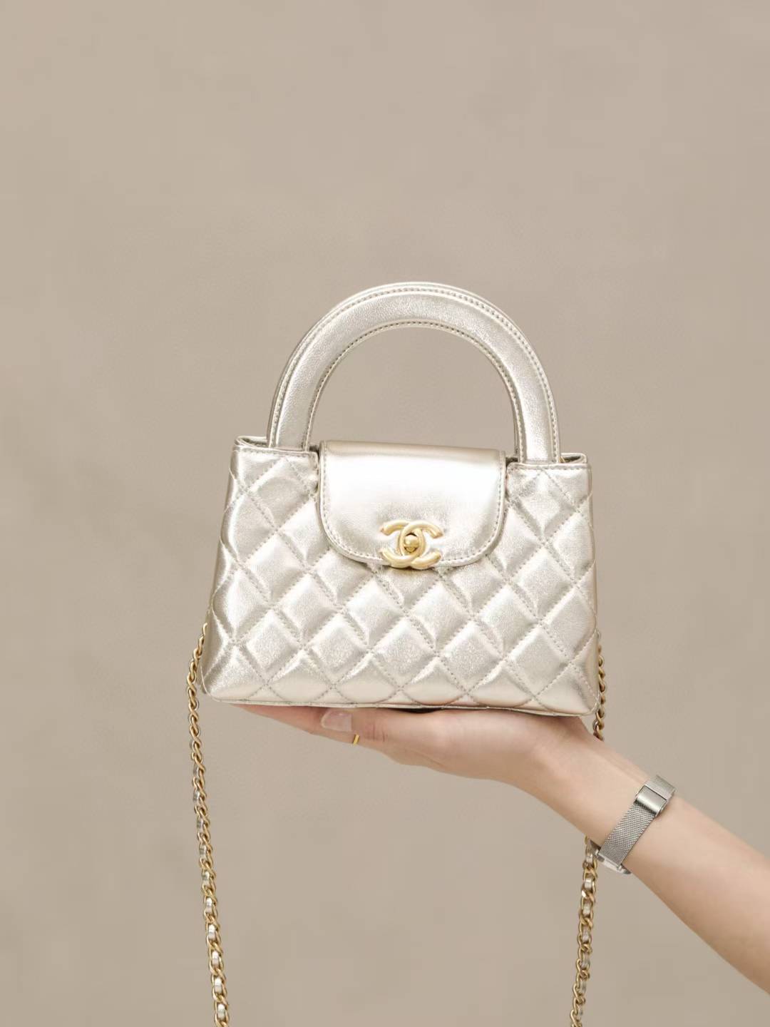 Chanel 25P Shopping Bag view 1