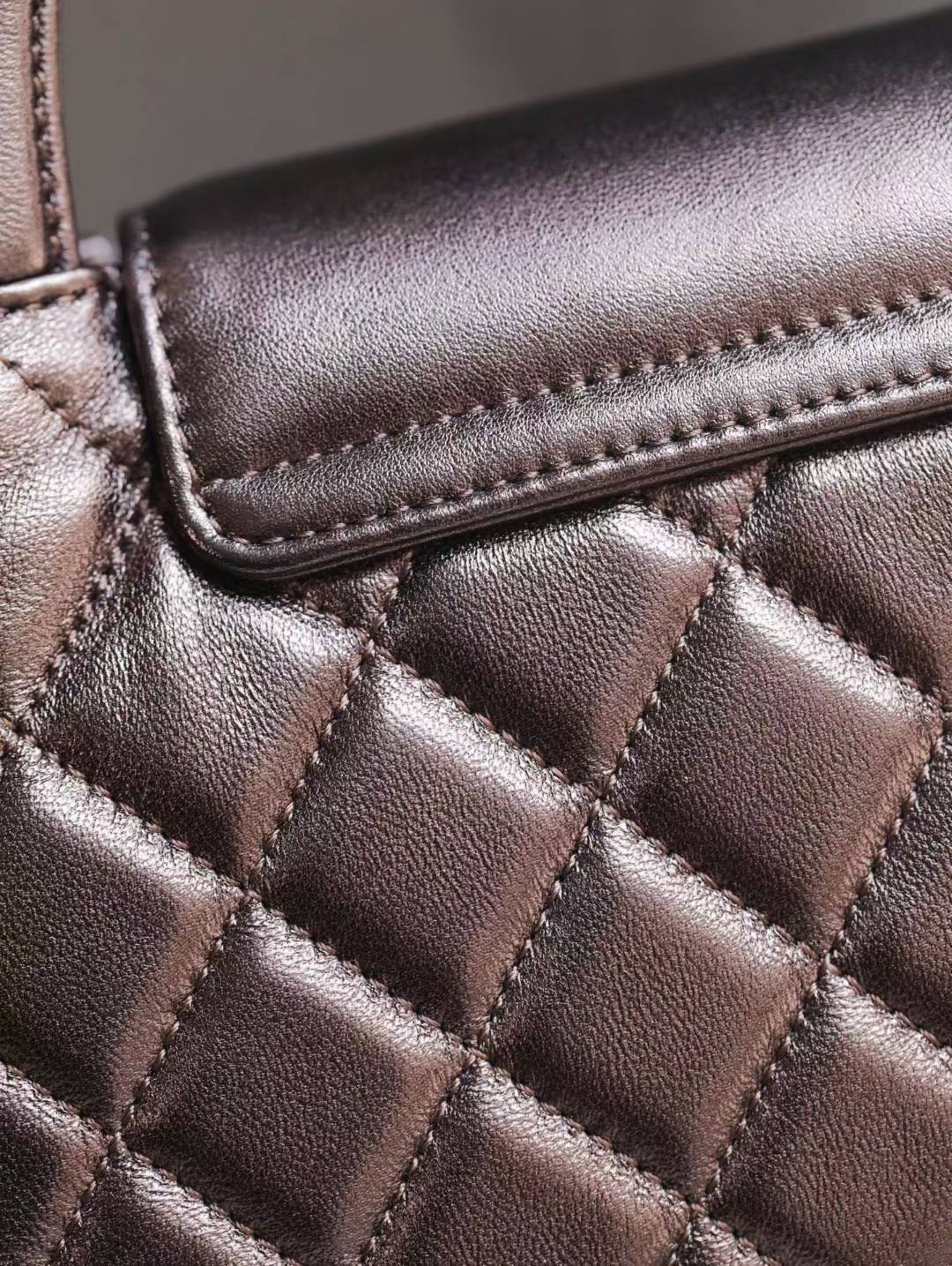 Chanel 25P Shopping bag view 6