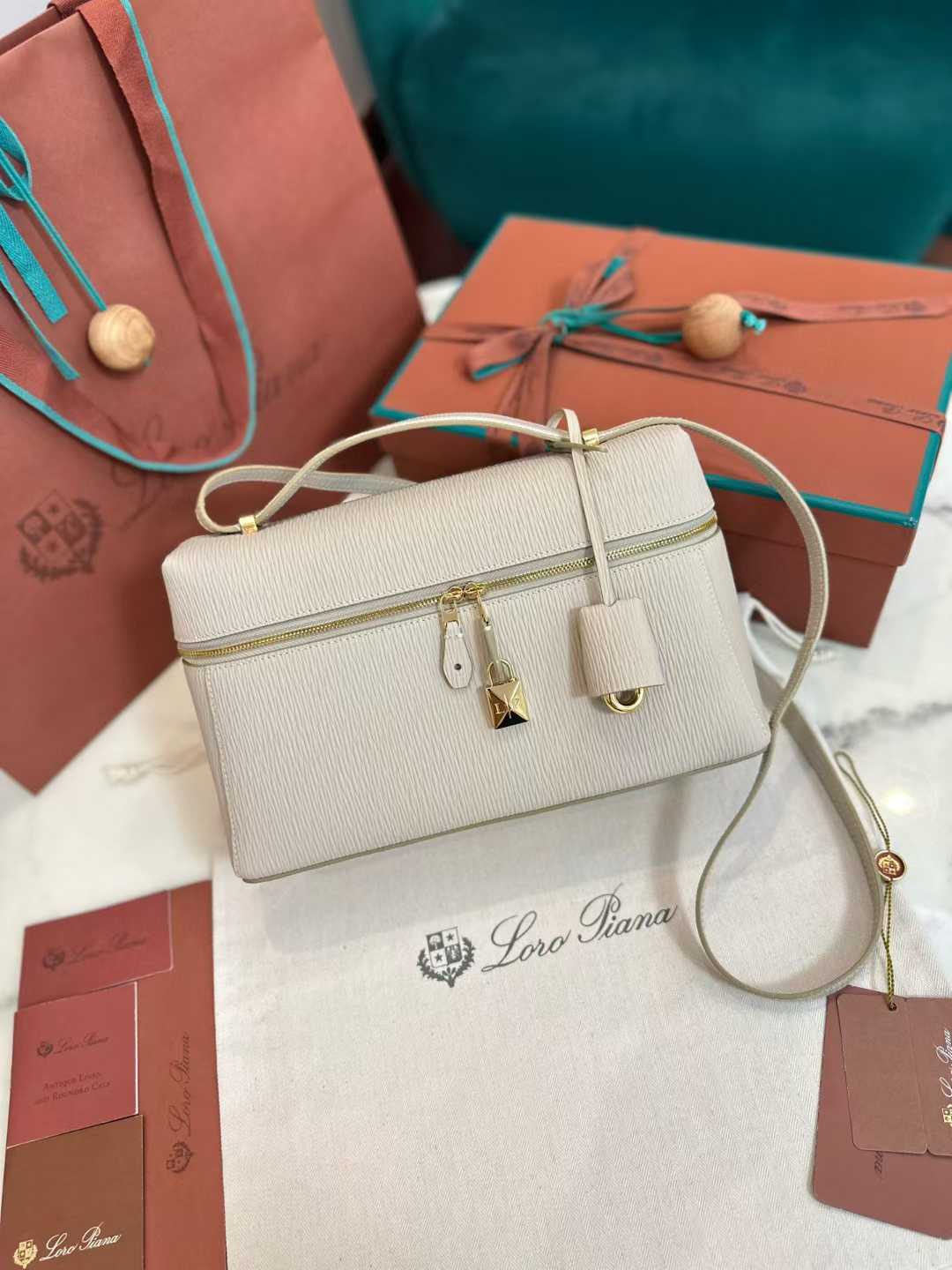 Loro Piana Extra bag 27 view 2