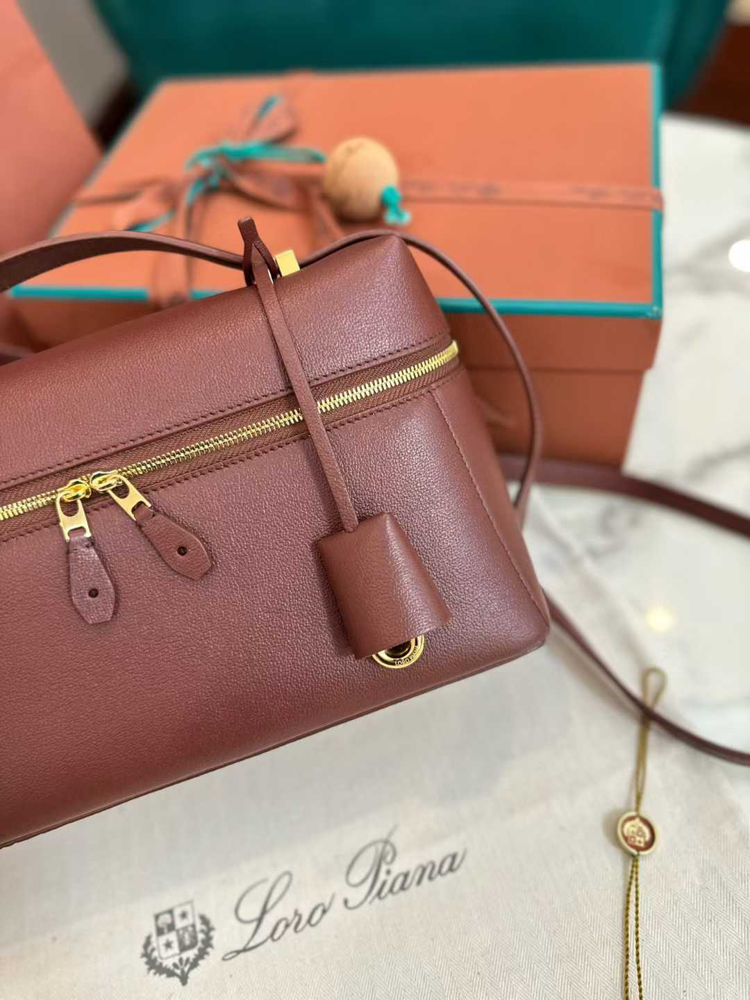 Loro Piana Extra bag 27 view 3