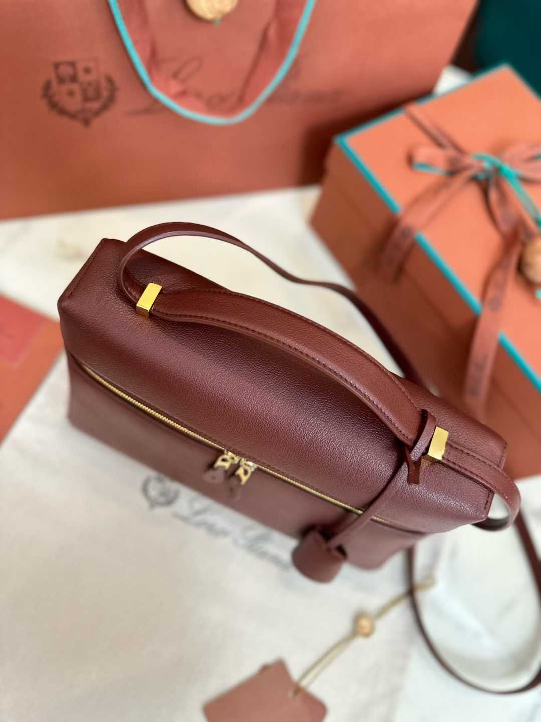 Loro Piana Extra bag 27 view 4