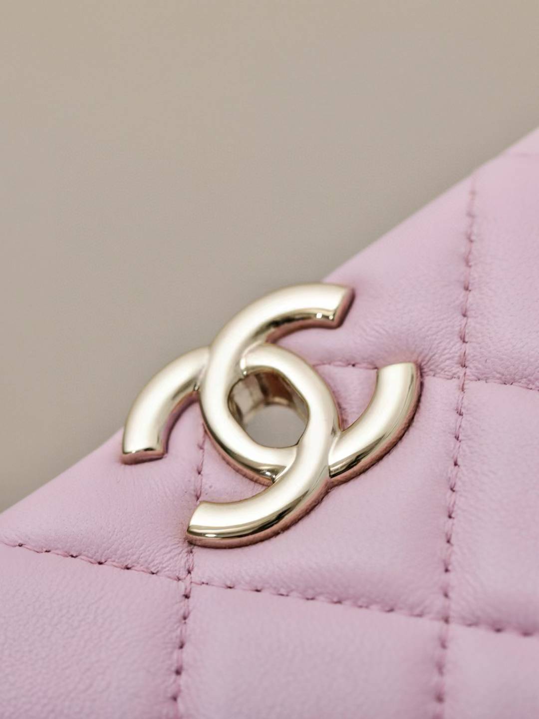 Chanel Flap Phone Holder With Chain view 3