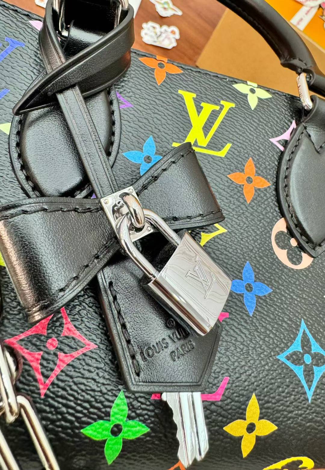 Louis Vuitton X M13206 view 3