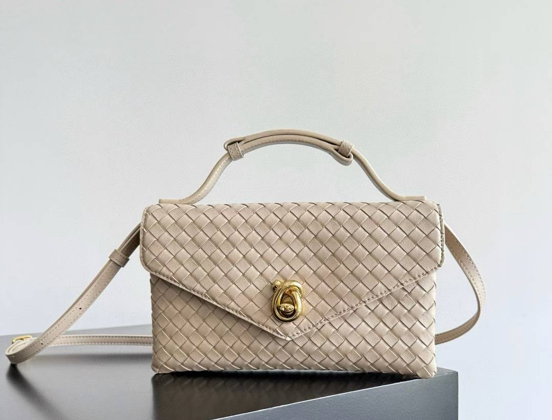 Bottega Veneta Knot Lock view 3