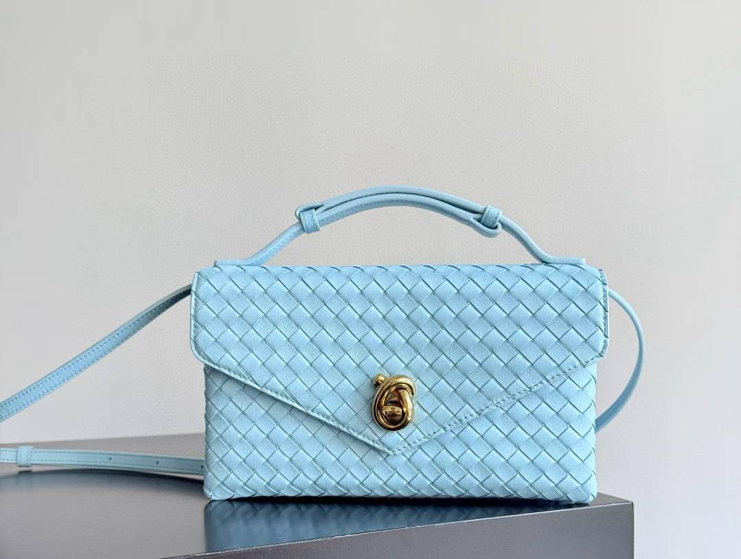 Bottega Veneta Knot Lock view 3