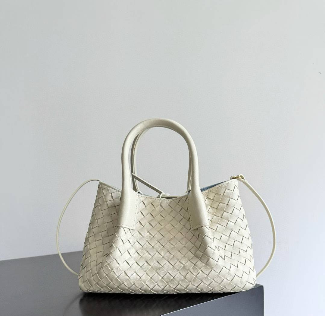 Bottega Veneta Pinacoteca view 1