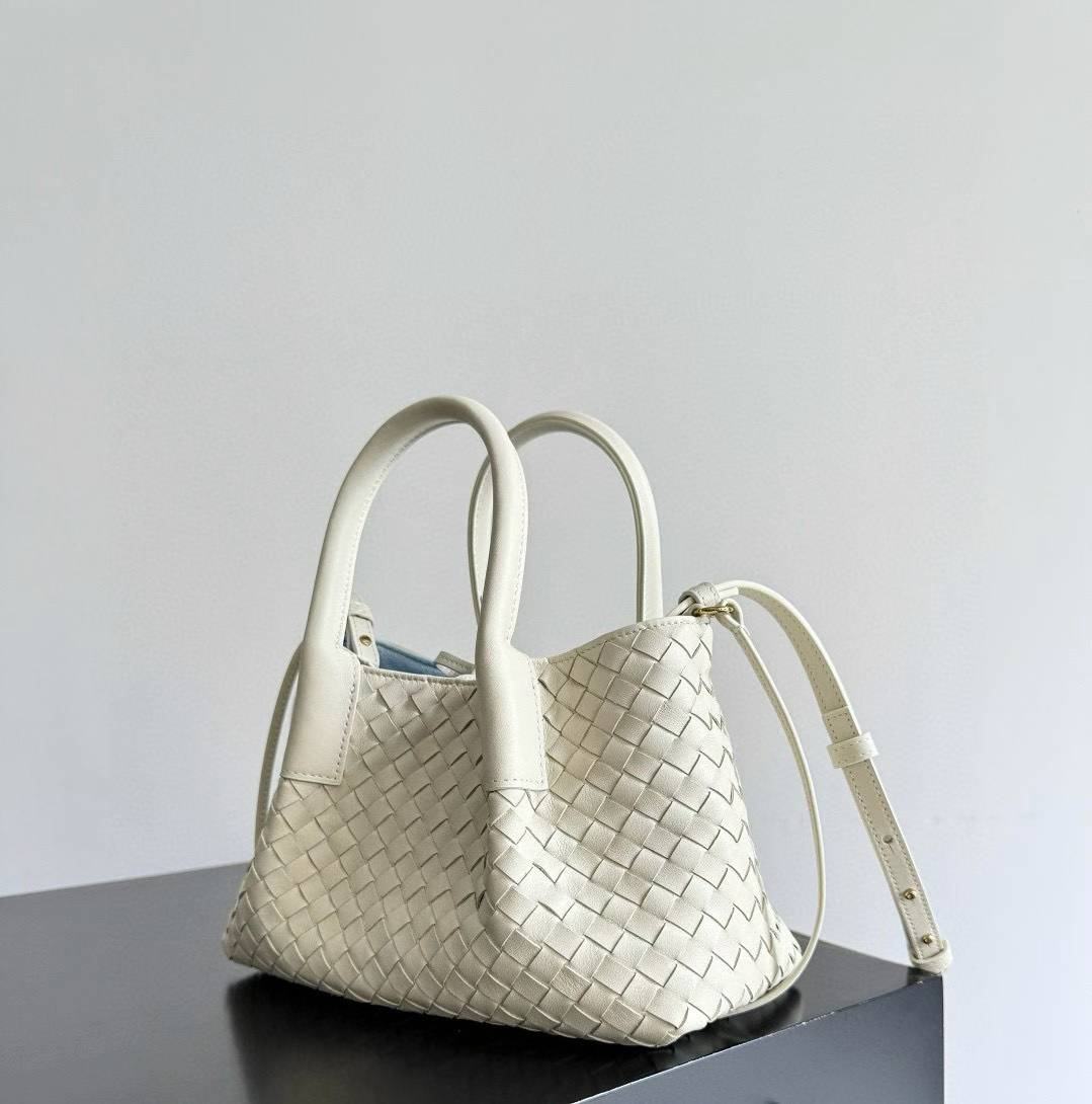 Bottega Veneta Pinacoteca view 2