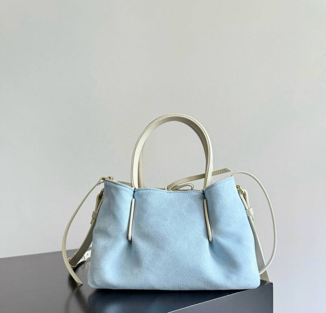 Bottega Veneta Pinacoteca view 3