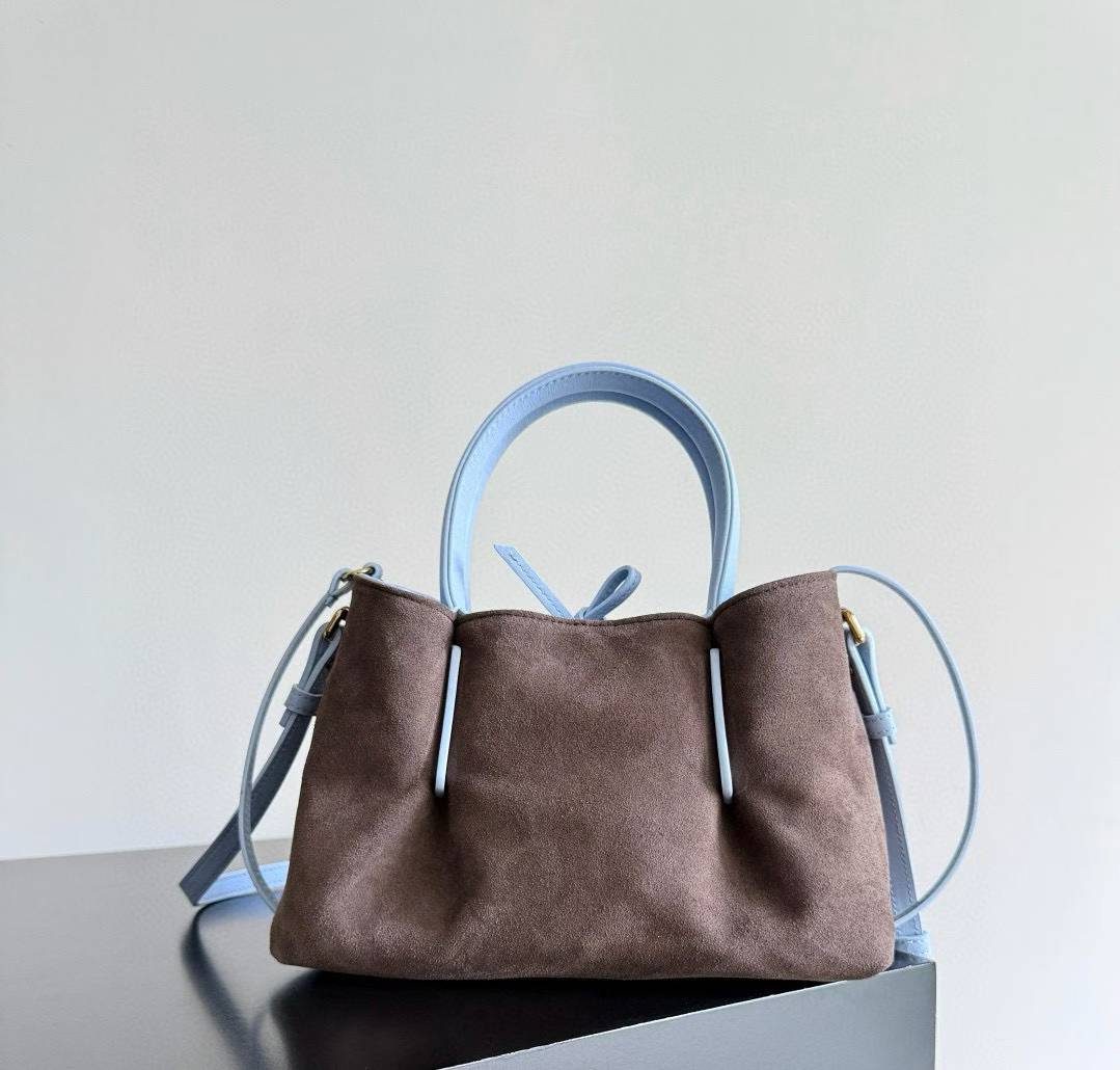 Bottega Veneta Pinacoteca view 3