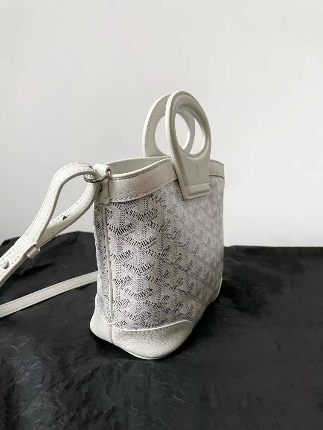 Goyard Beluga Mini Bag view 3