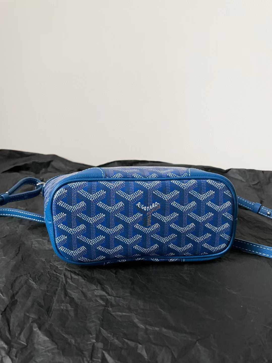 Goyard Beluga Mini Bag view 4
