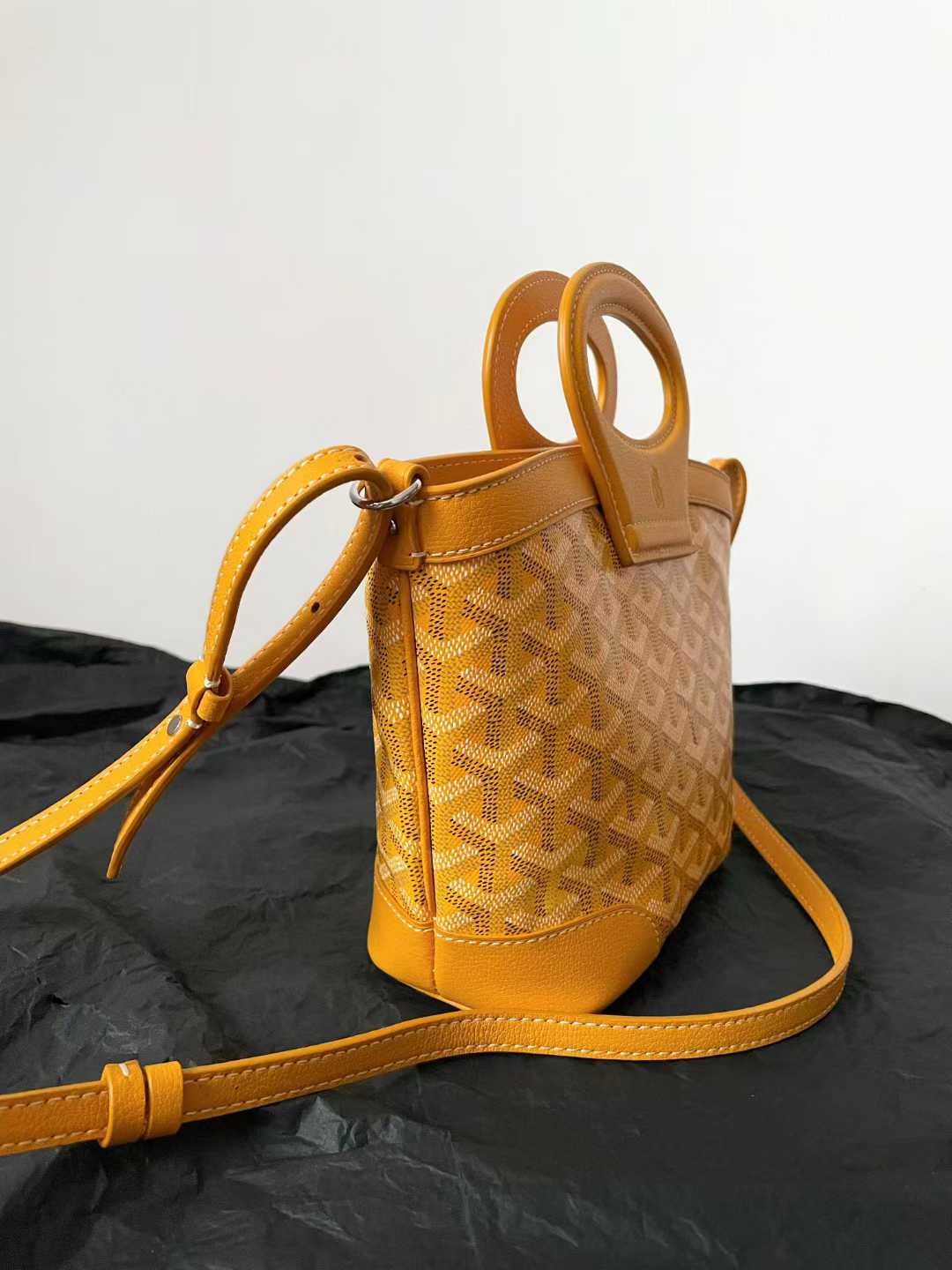 Goyard Beluga Mini Bag view 3