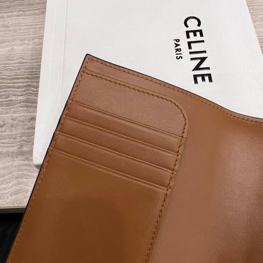 Celine Passport folder view 9