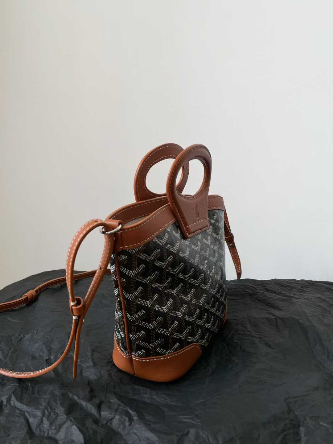 Goyard Beluga Mini Bag view 3