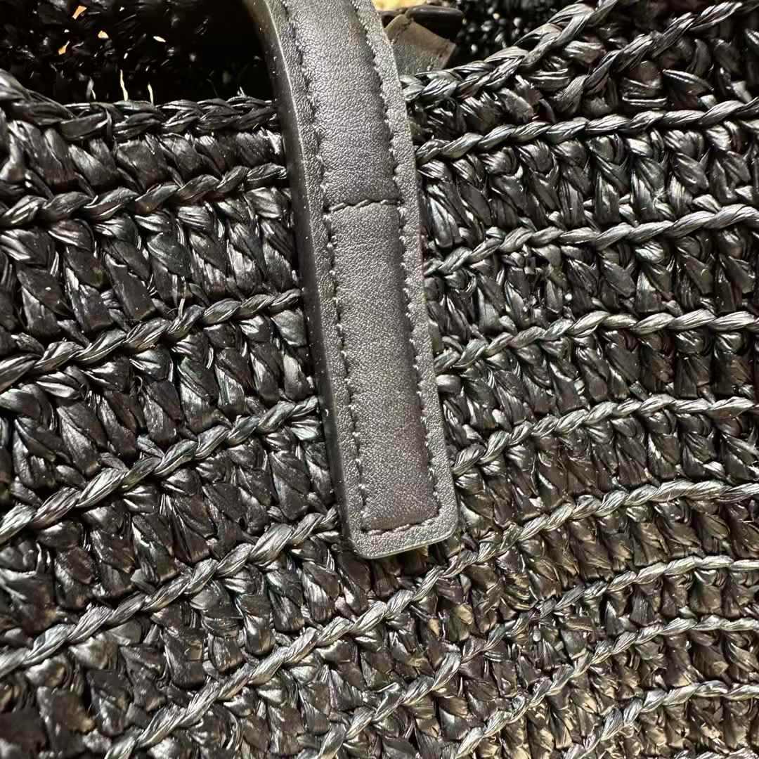 Saint Laurent LE 5 À 7 supple small in raffia and leather view 9