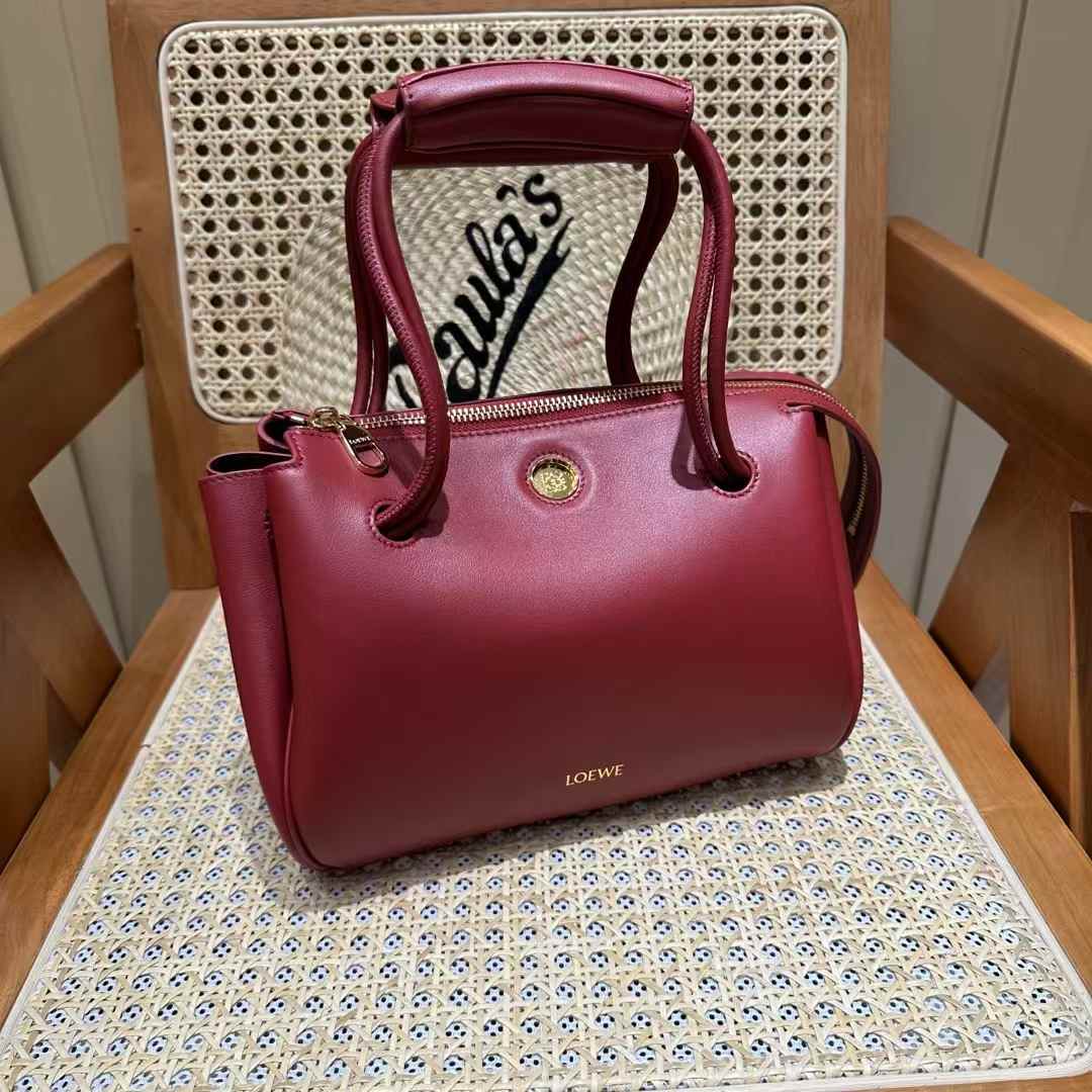 Loewe Medium Madrid bag in supple calfskin view 1